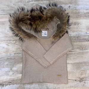 Mi loves sweater/jumper with fur